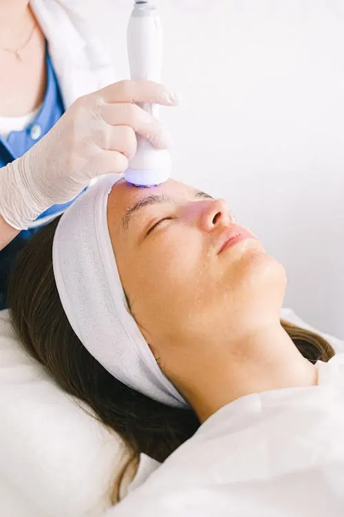 Procedimento de hydra facial